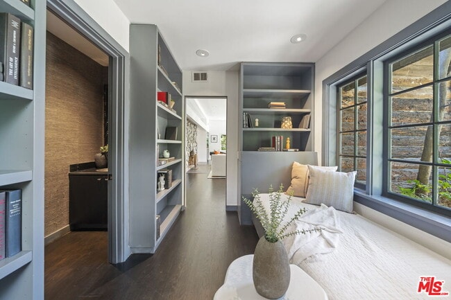 Building Photo - 3 Latimer Rd