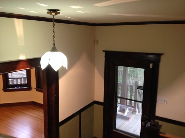 Building Photo - 7228 N Rogers Ave