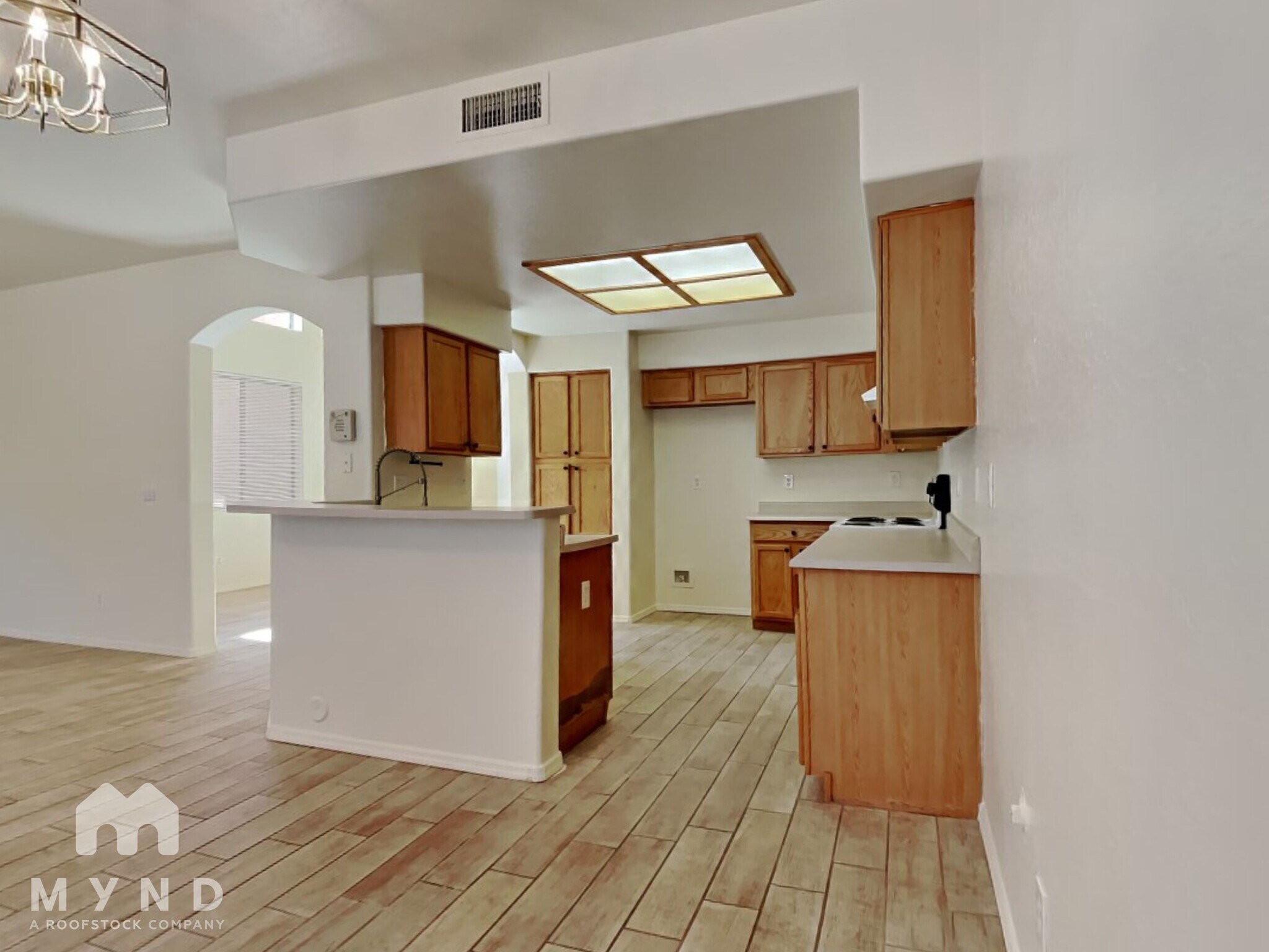 Building Photo - 10524 W Almeria Rd