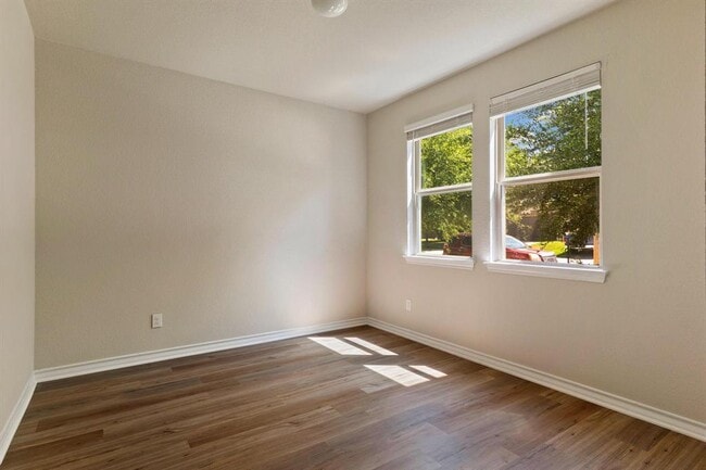 Building Photo - 1341 Eagle Ray St