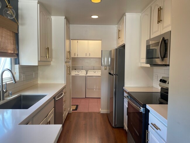 Building Photo - 4925 Tierra Baja Way