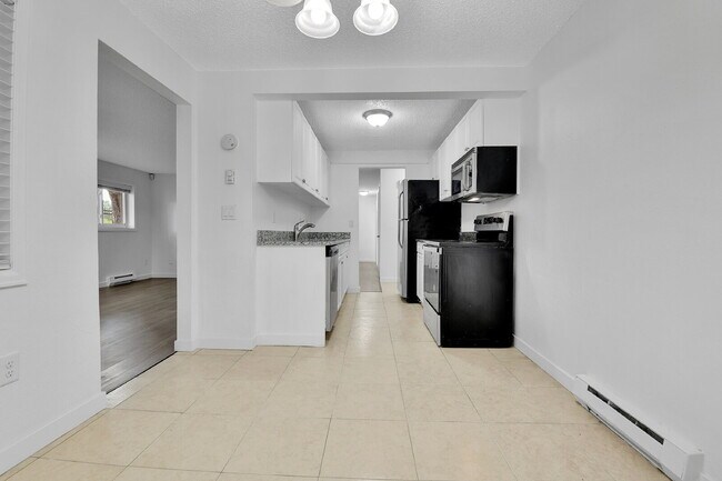 Building Photo - $1,895 - 2 Bed 2 Bath Condo in Aurora with...