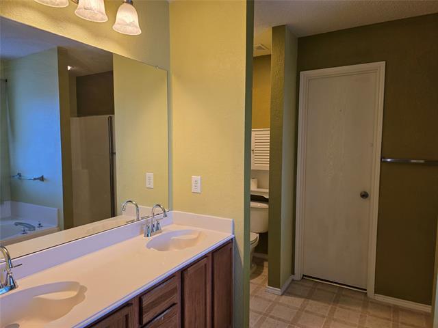 Building Photo - 9924 Pierce Dr