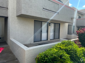 Building Photo - 985 N Granite Reef Rd