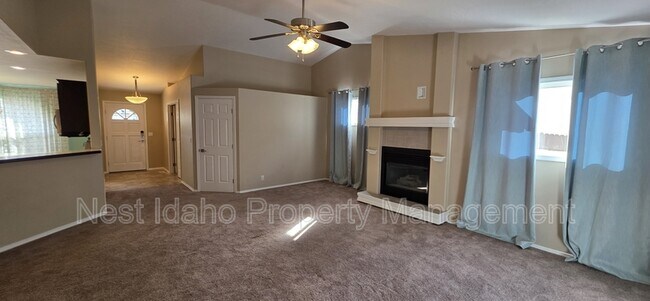 Building Photo - 1123 N Watson Way