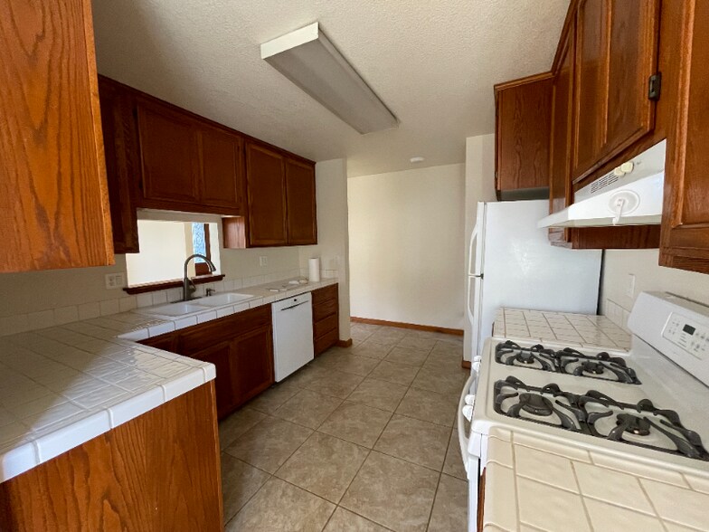 Building Photo - 6336 Pryor St
