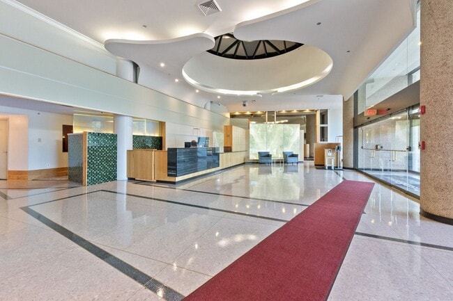Building Photo - 1300 Crystal Dr