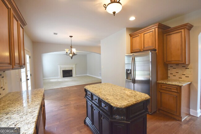 Building Photo - 606 Blackburn Ln