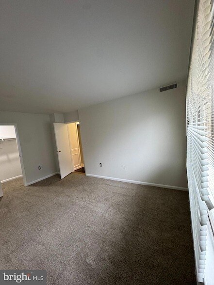 Building Photo - 3832 Bel Pre Rd