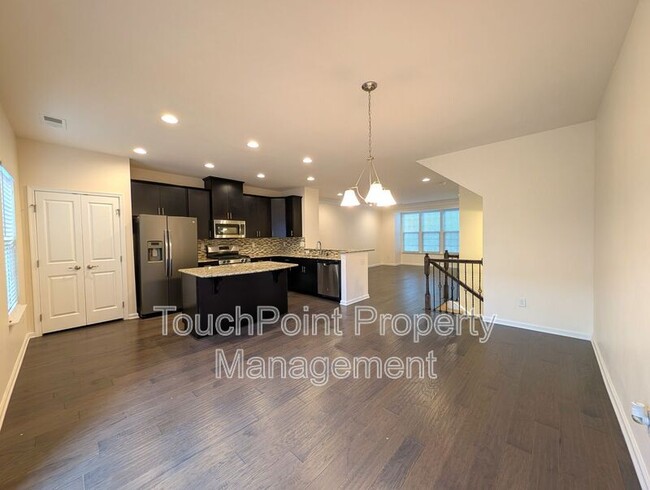 Building Photo - 4061 Zilker Park Dr