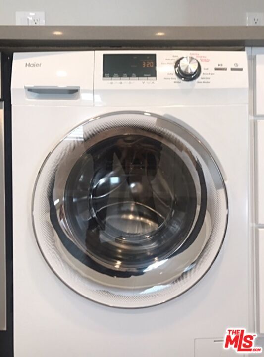 Building Photo - 451 Ivy St