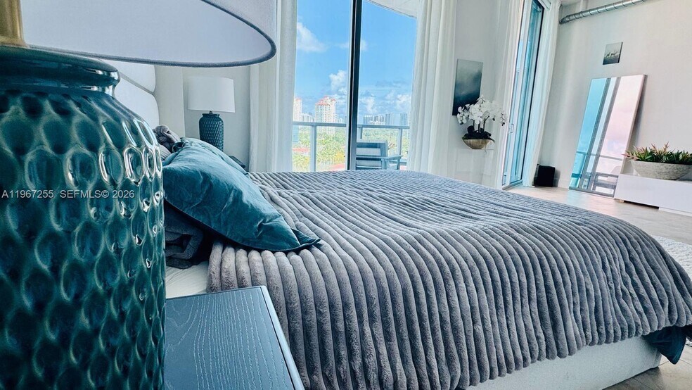 Building Photo - 3029 NE 188th St