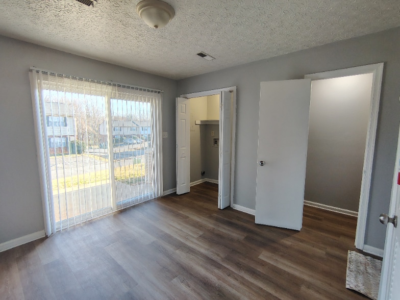 Building Photo - 27 Duiguid Dr