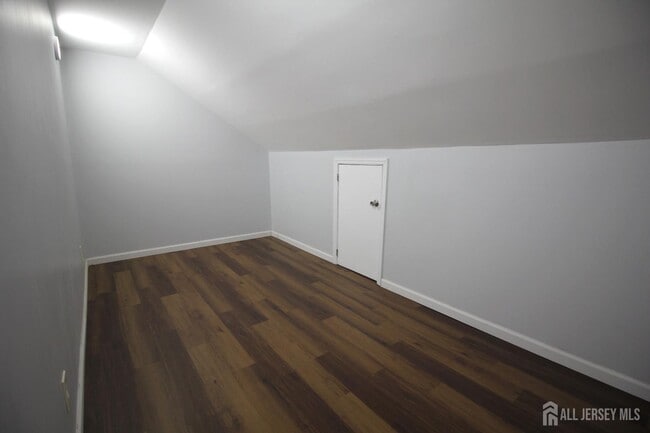 Building Photo - 417 Elmer St