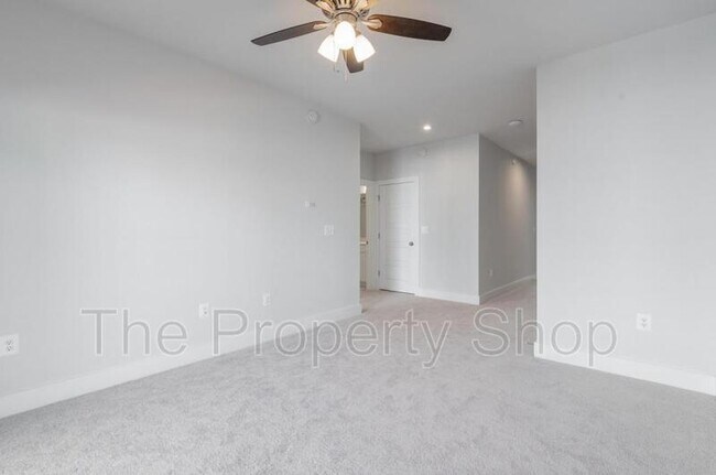 Building Photo - 2620 Lassen Pl