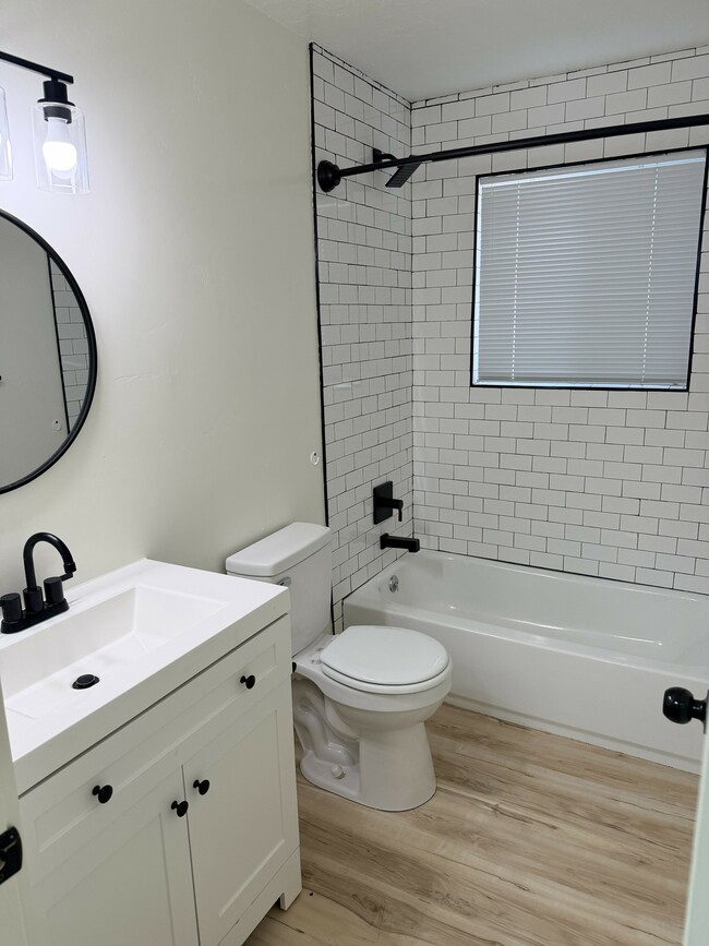 Building Photo - 208 Ogden Canyon Rd