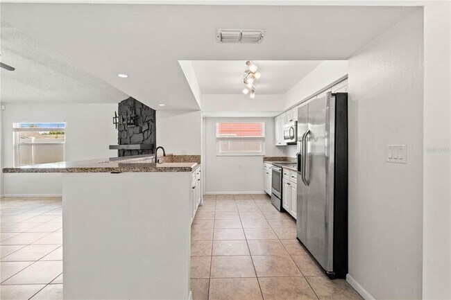 Building Photo - 7021 Blossom Ave
