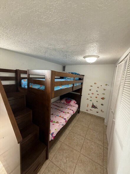 Building Photo - 354 Vaca Rd