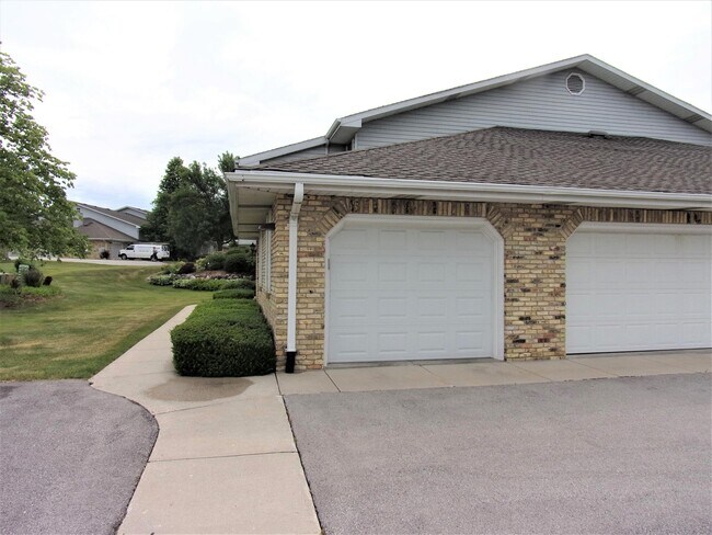 Building Photo - 1435 Pheasant Run Dr