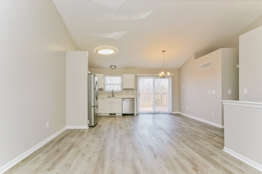 Building Photo - 4990 Brice Creek Dr