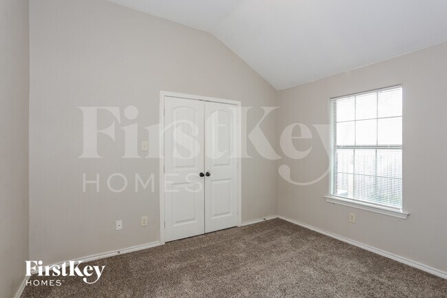 Building Photo - 6612 Gillis Johnson St