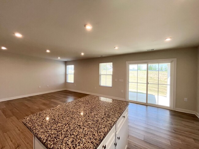 Building Photo - Charming 3BD, 2BA Fuquay Varina Home with ...