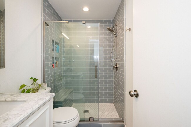 Building Photo - Charming 2bd, 1ba Condo in Mountain View