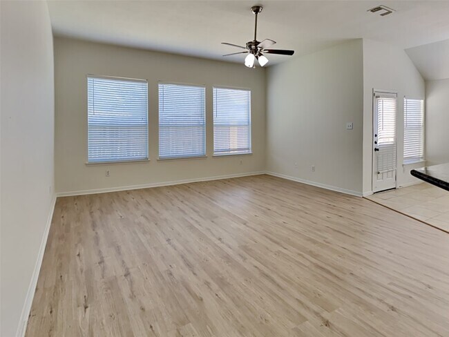 Building Photo - 19215 Mustang Pointe Ln