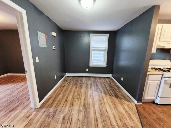 Building Photo - 116 Smith St