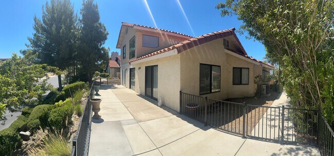 Building Photo - Celebrate 4th of July in Canyon Lake from your 3 bedroom / 2 Bath home with Lake View!