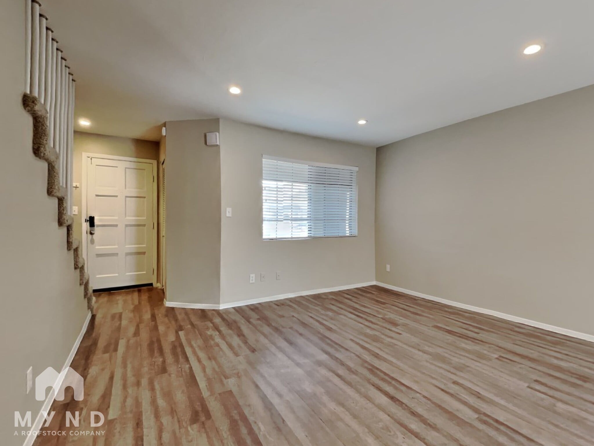 Building Photo - 1404 La Jolla Dr