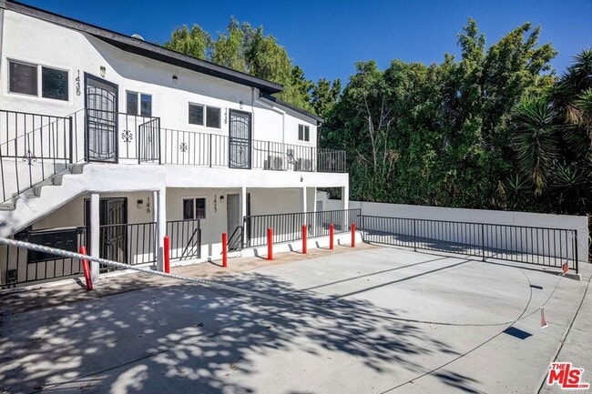 Building Photo - 146 Witmer St