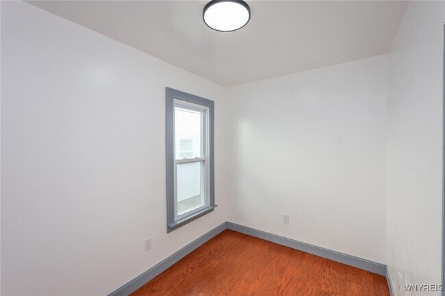 Building Photo - 30 Glenwood Ave