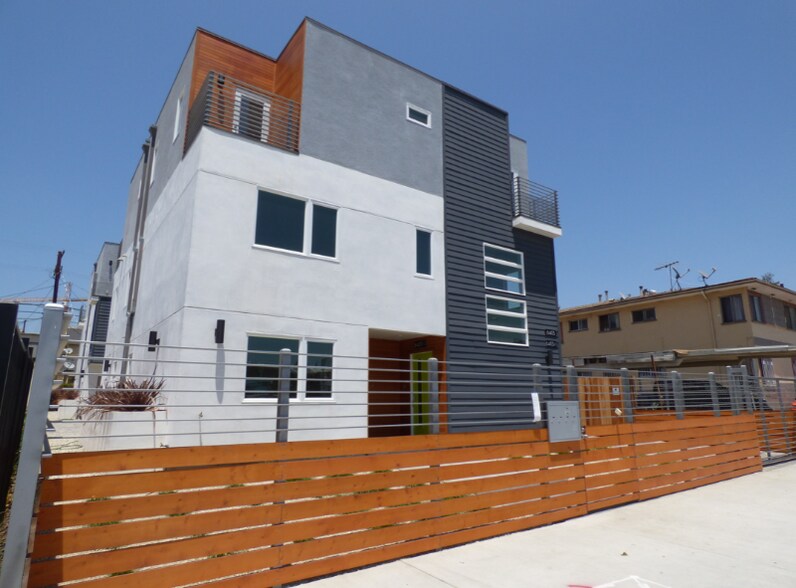 Building Photo - 6413 1/2 Lexington Ave