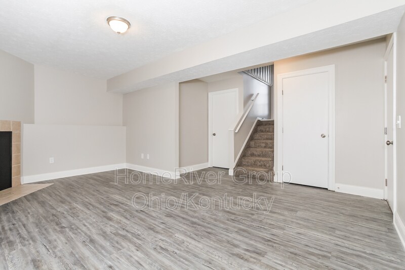 Building Photo - 3881 Magnolia Dr