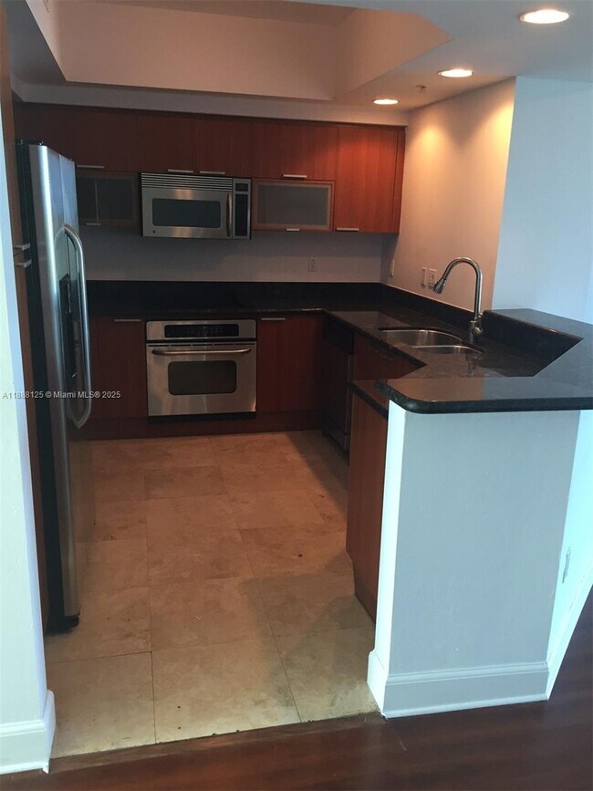 Building Photo - 15051 Royal Oaks Ln