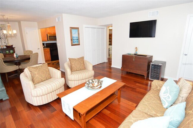 Building Photo - 213 Sea Horse Dr SE