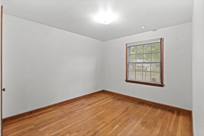 Building Photo - 10514 Anson Dr