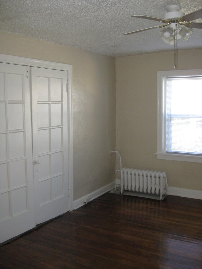 Interior Photo - Brentwood Plaza