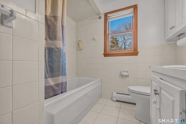 Building Photo - 466 High Hill Rd