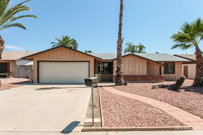 Building Photo - 15253 N 53rd Ave