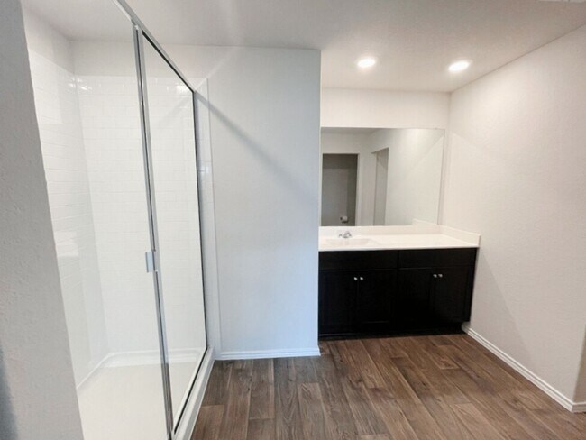 Building Photo - 912 Cinnamon Teal