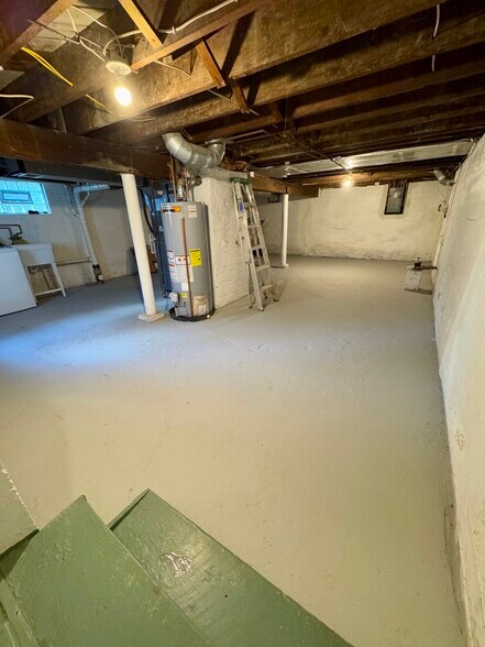 Building Photo - 6029 Lockard Ave