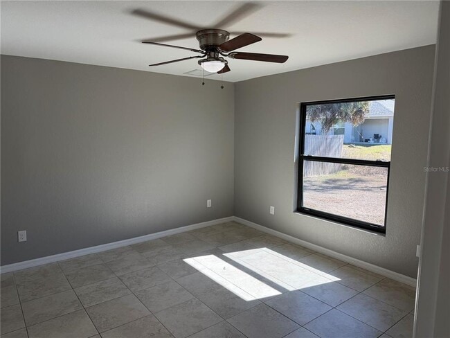 Building Photo - 17107 Thompson Ave