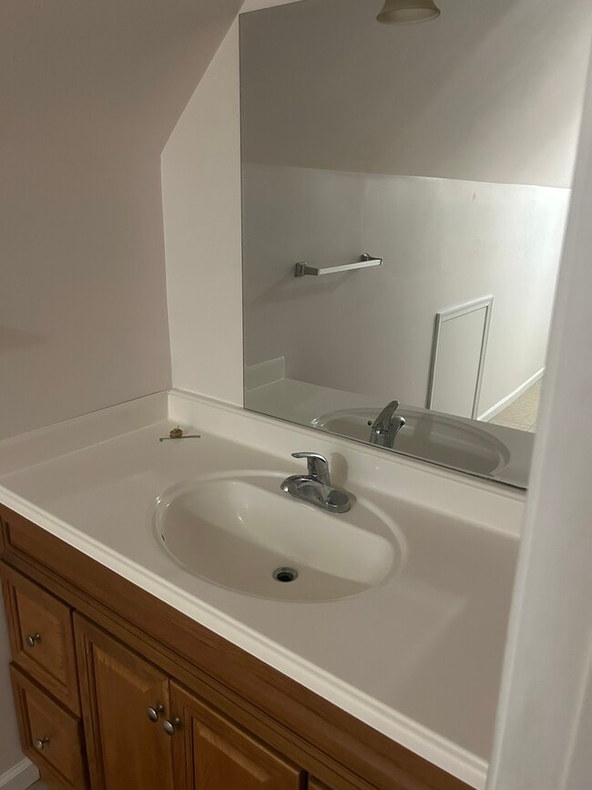 Building Photo - 8528 Newark Rd