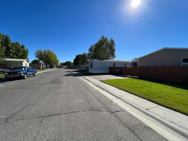 Building Photo - 3 Bedroom 2 Bath Modular Home with Many Amenities & Storage Shed