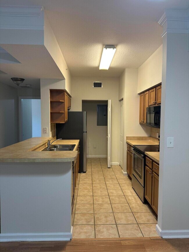 Building Photo - 9857 Baywinds Blvd