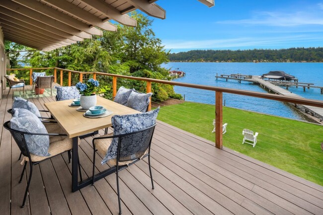 Building Photo - 4Bd/2.25Ba Bellevue House