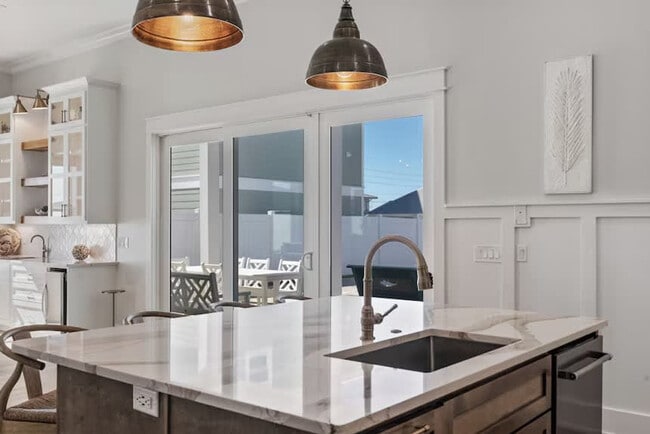 Building Photo - 107 Benicia Pl