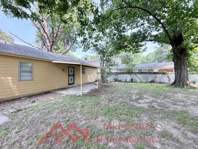 Building Photo - 1521 Abernathy Rd